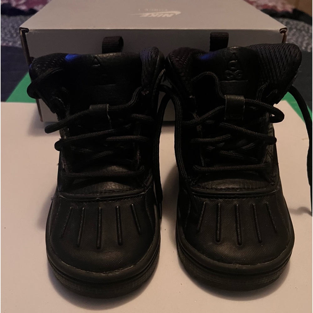 Boys Nike shoe